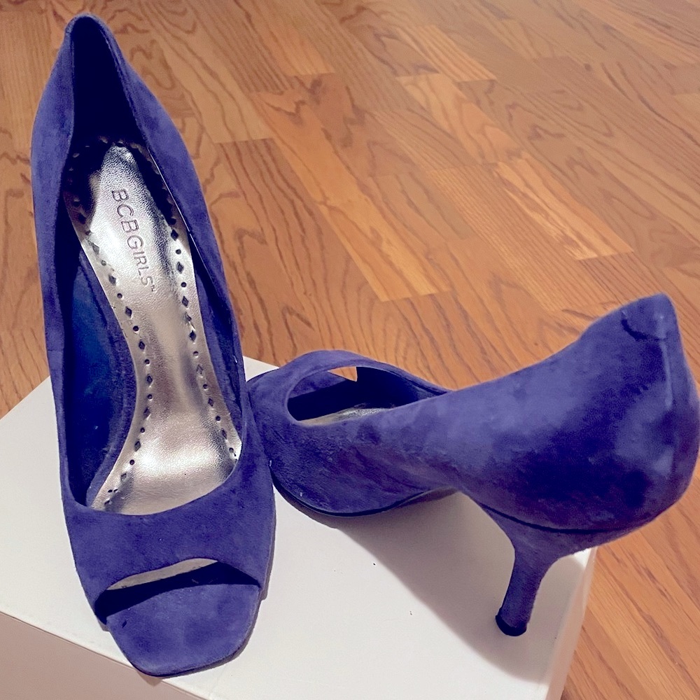 BCBG electric blue peep toe suede pumps
